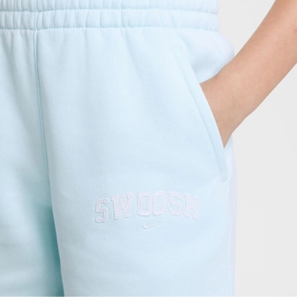 Nike Girls Size Medium Sportswear Club Shorts - Picture 6 of 6